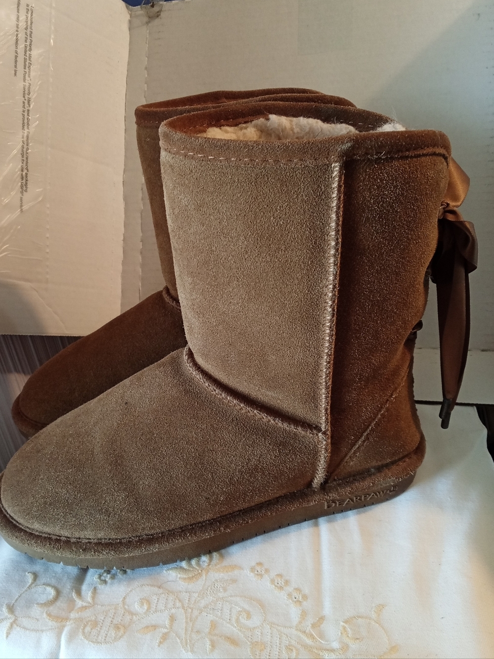 Nice! BearPaw  Elisabeth II Ribbon Tie Suede Boots Size 7 - Picture 4 of 6